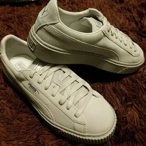 * SOLD * PUMA Suede Platform Basket Sneakers